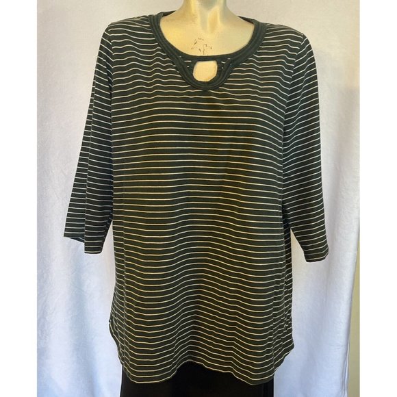 Womens Size 1X 18/20 Pullover‎ Striped Top Unique Neckline Catherine’s Plus Size - Picture 1 of 9